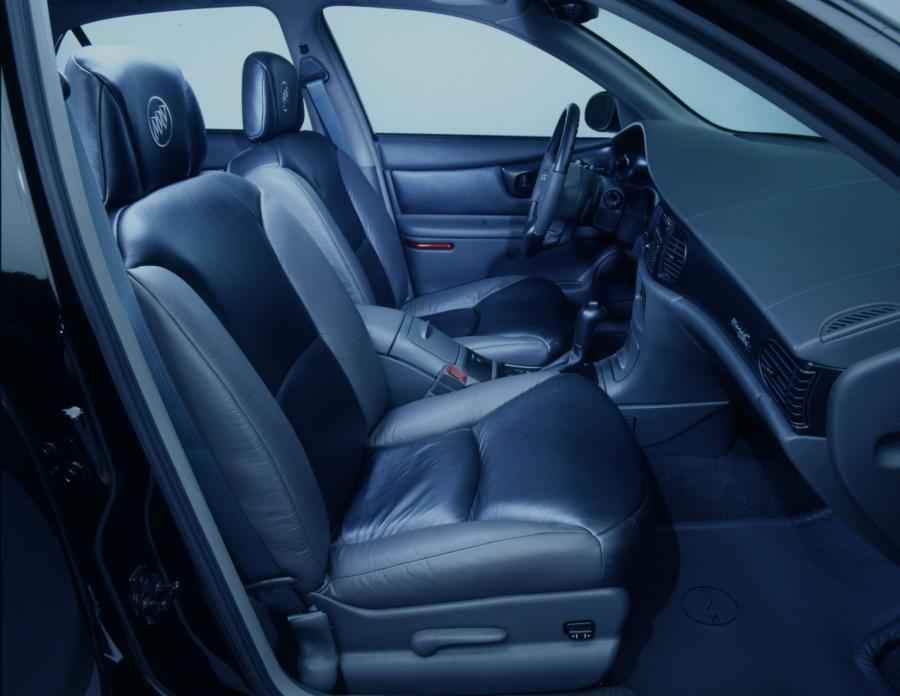  Buick Regal GNX 2000 года  (фото 3 из 11)